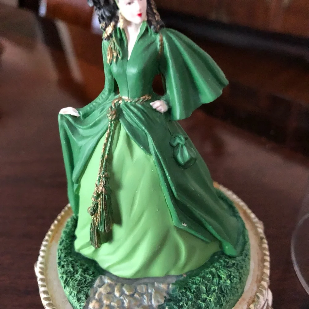 Previously owned Scarlet O’Hara Collectible from “Gone With The Wind” - Picture 5 of 8